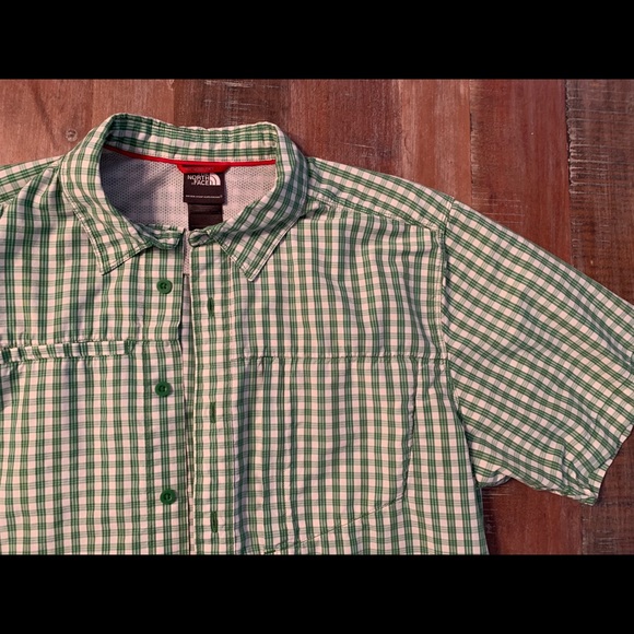 The North Face Men’s Short Sleeved Shirt L Green - Picture 2 of 8